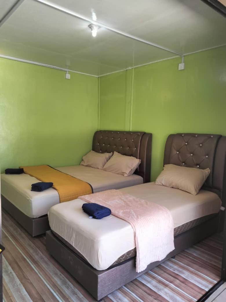 Oceanboys Inn Kampong Pasir Panjang  Екстер'єр фото