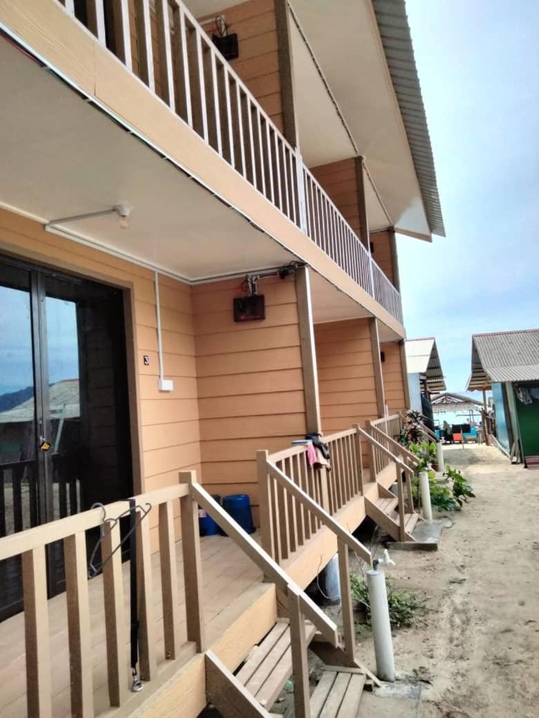 Oceanboys Inn Kampong Pasir Panjang  Екстер'єр фото